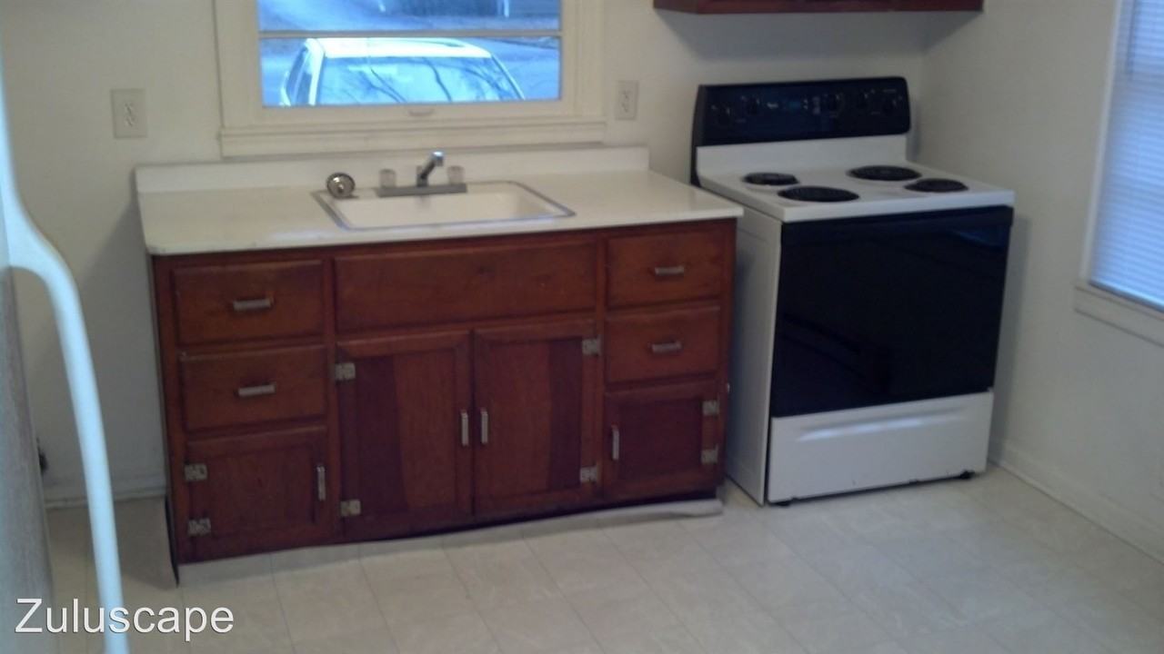 1427 S Kiel Ave - Photo 2 of 5