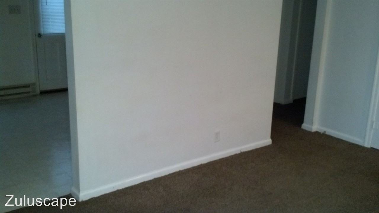 1427 S Kiel Ave - Photo 3 of 5