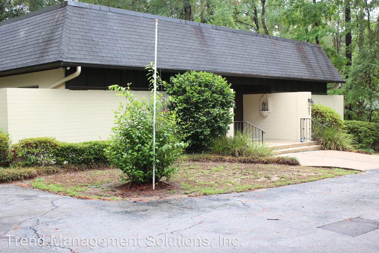 601 NW 28 St - Photo 3 of 20