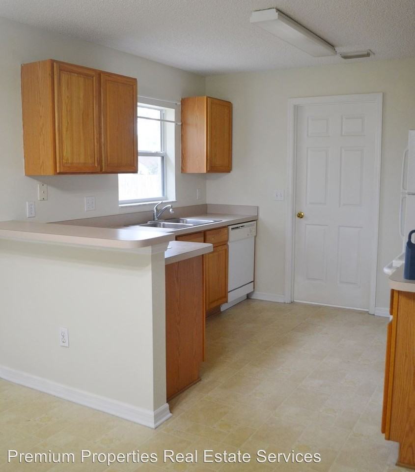 297 Butler Ave NE - Photo 2 of 6
