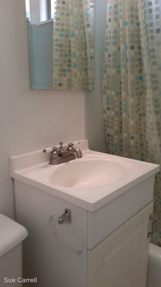 227 Decker St - Photo 2 of 11