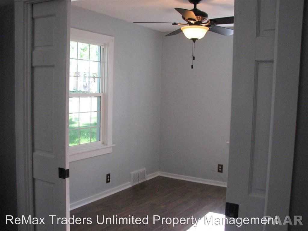 208 E Pine St - Photo 3 of 31