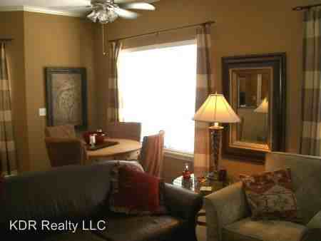 9228 Boehm Dr - Photo 3 of 12