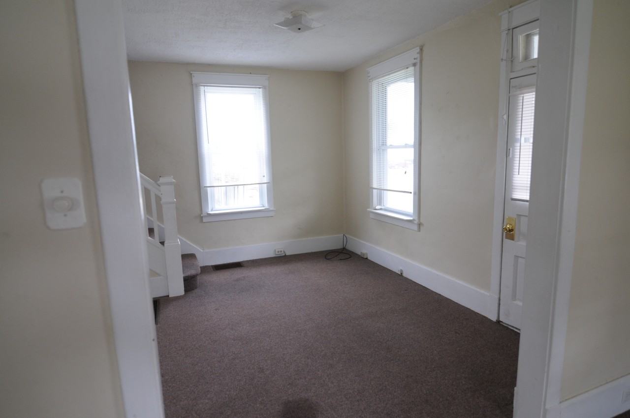 2518 York Rd - Photo 2 of 12