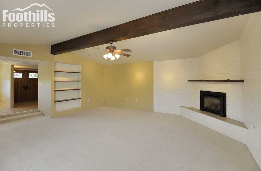 6041 N Camino Esplendora - Photo 2 of 33