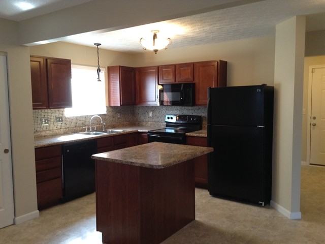 5489 Windsor Ct - Photo 2 of 11