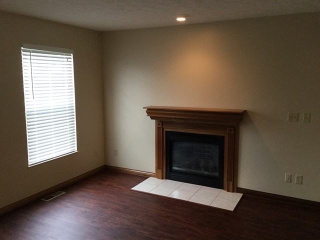 2154 Canyon Ct - Photo 2 of 12