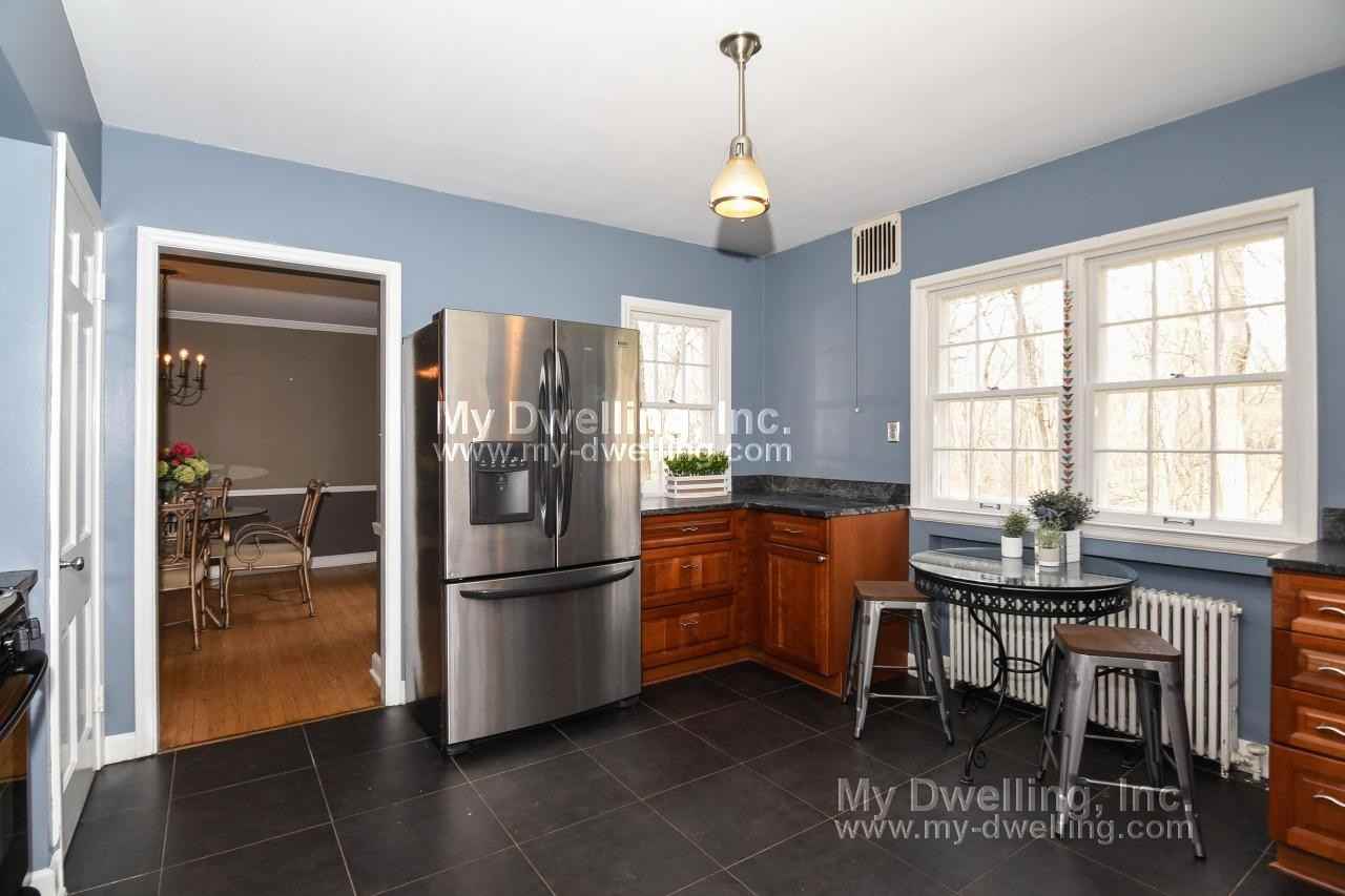 872 W Laramie Ln - Photo 3 of 21