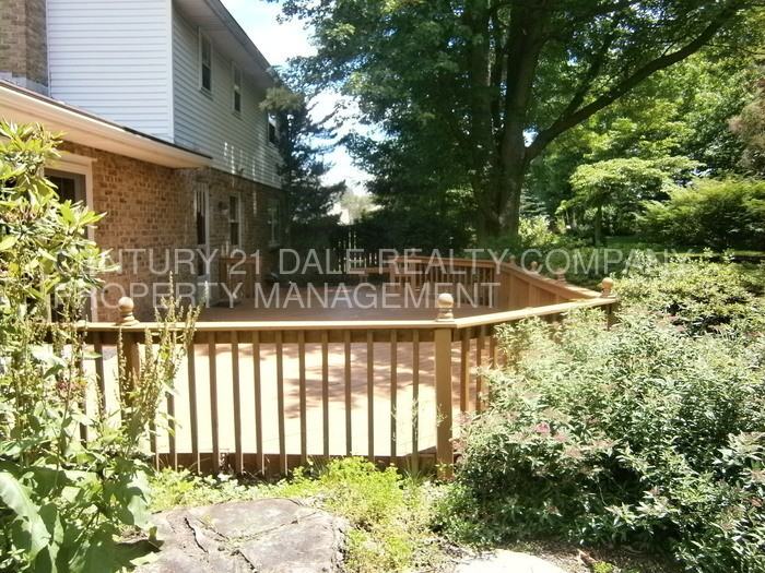 2156 S Brook Dr - Photo 2 of 50