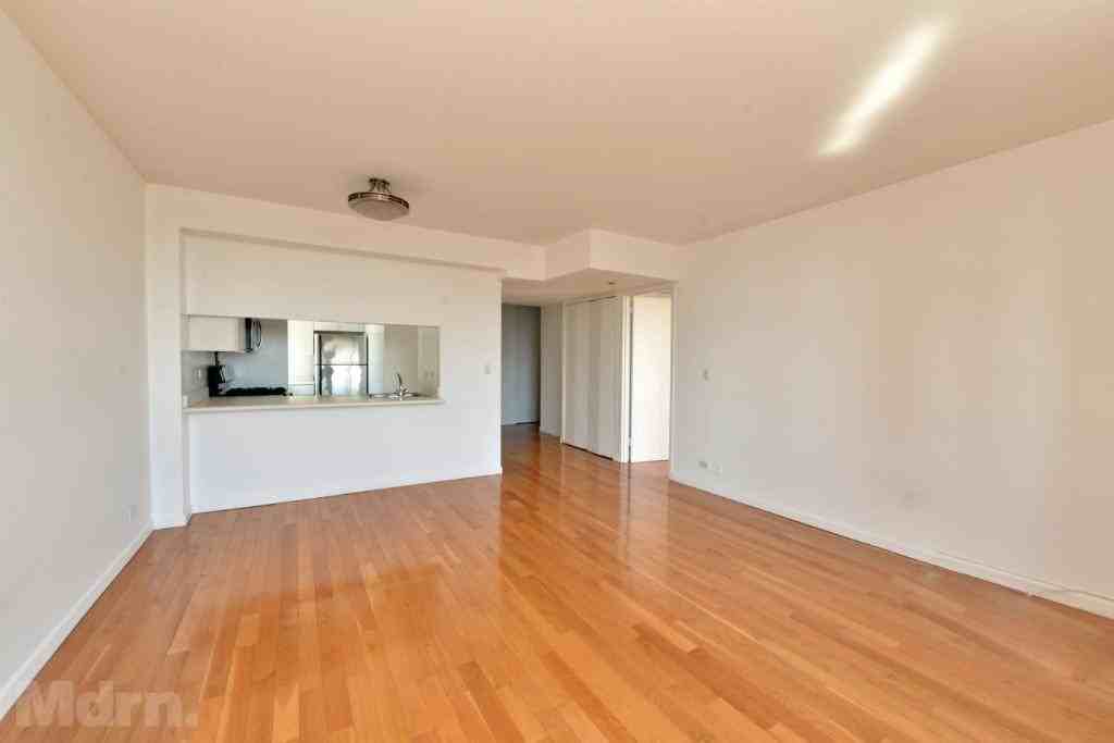E 40th St #35F