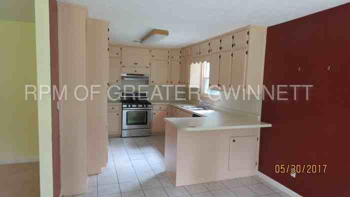 4087 Stacy Ln - Photo 3 of 8