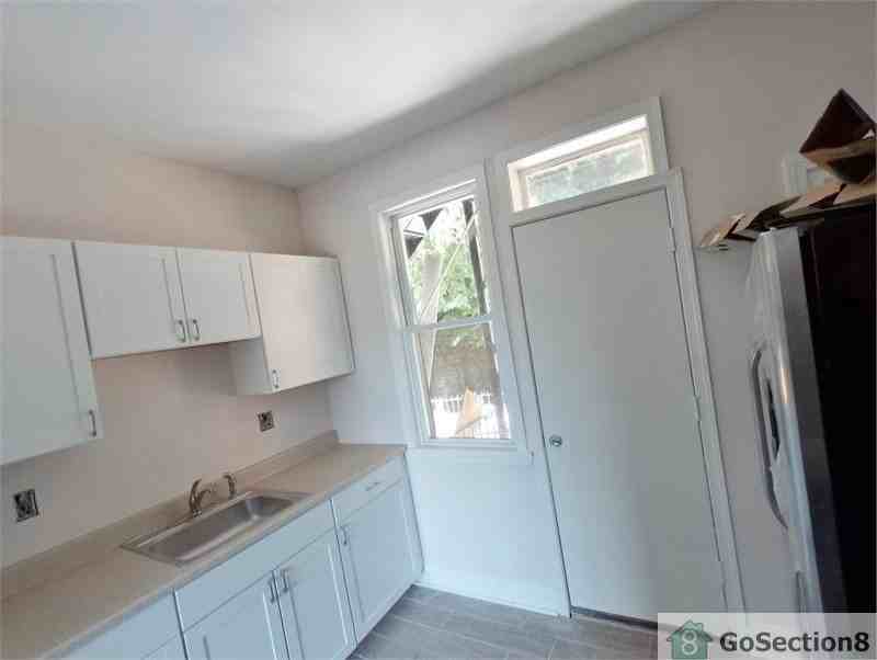 3212 Burleith Ave #2 - Photo 3 of 8