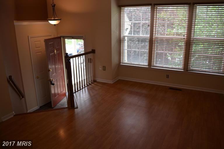 513 Sugarbush Cir - Photo 3 of 20