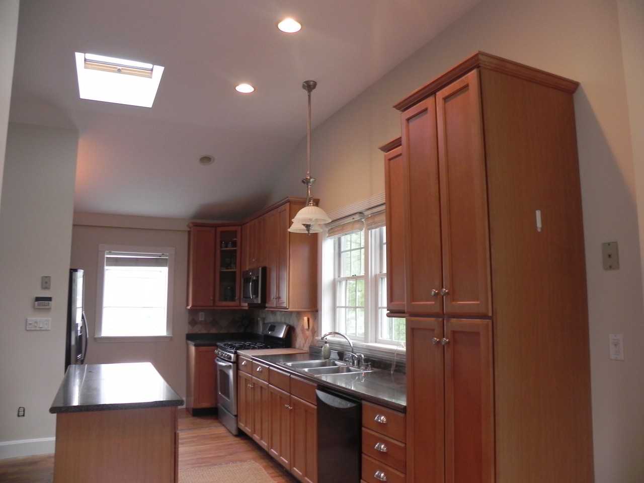 98 Highland Ave - Photo 2 of 7