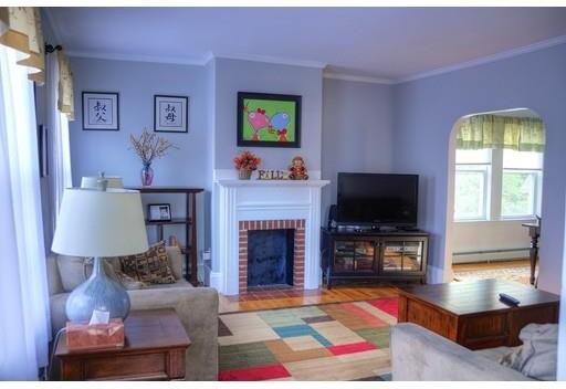 136 Mt Vernon Ave #B - Photo 3 of 10