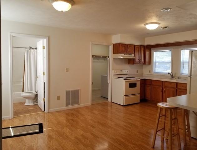 601 Lincoln St - Photo 3 of 11