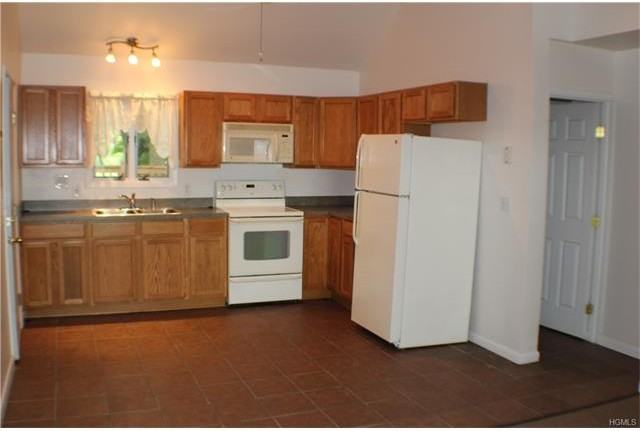 45 Dickison Rd - Photo 3 of 17