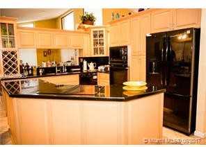 9320 NW 10th Ct - Photo 3 of 6