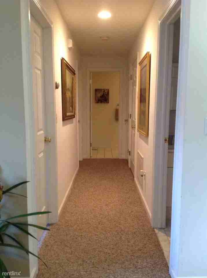 120 Strawberry Hill Ave - Photo 2 of 8