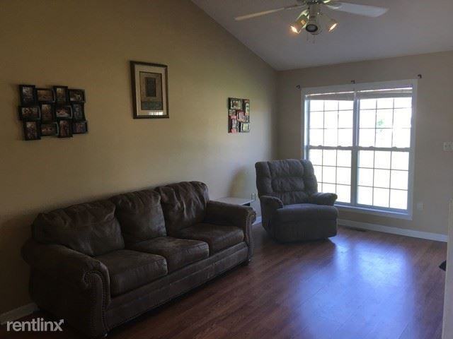 1304 Miller Pond Rd - Photo 2 of 7