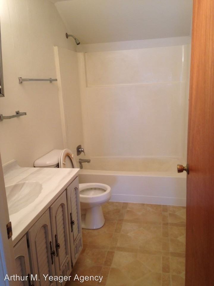 323 Spring Glen Dr - Photo 3 of 3