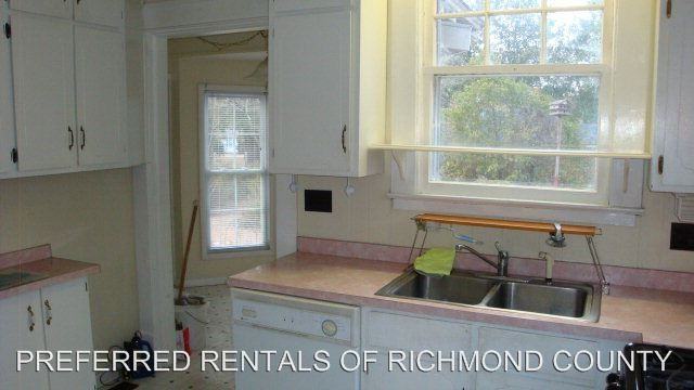 312 Marlboro St - Photo 2 of 14