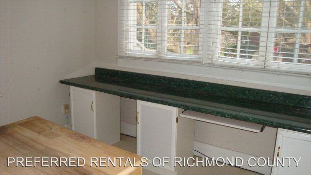 312 Marlboro St - Photo 3 of 14