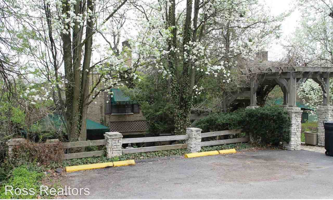 2731 Charing Rd - Photo 2 of 20