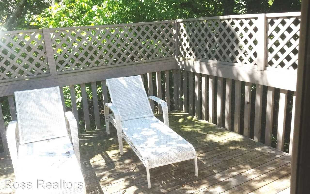 2731 Charing Rd - Photo 3 of 20