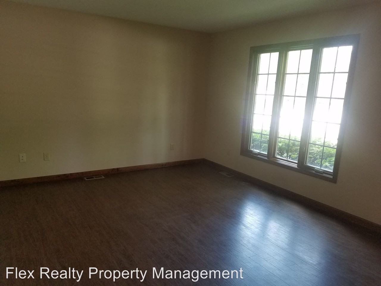 4676 Imperial Dr - Photo 2 of 6