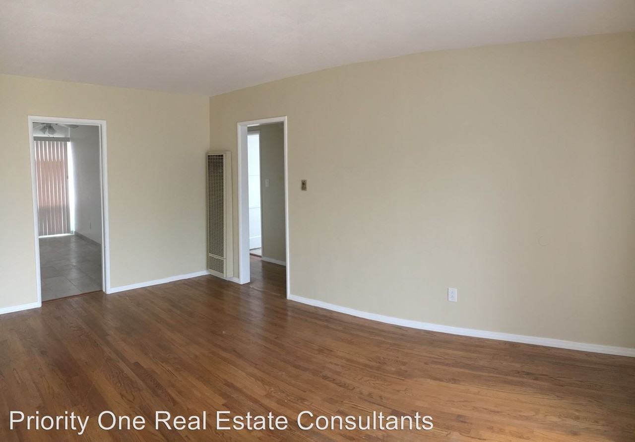 4915-4917 Iroquois - Photo 2 of 3