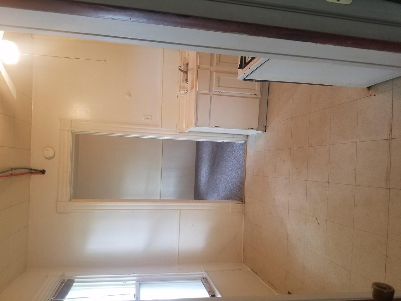 227 W 16th St - Photo 2 of 5