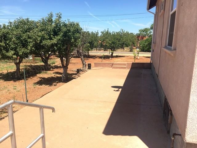 10086 Ahart Rd - Photo 3 of 13