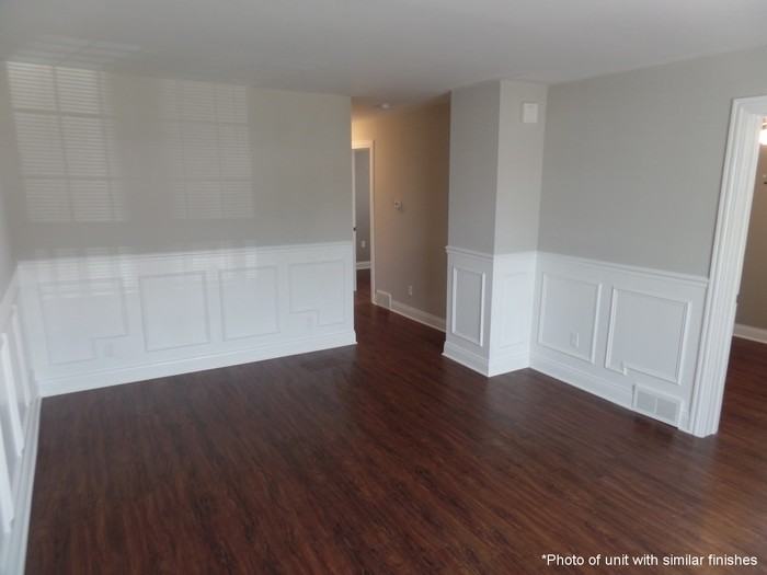 2628 Spruce St - Photo 3 of 7