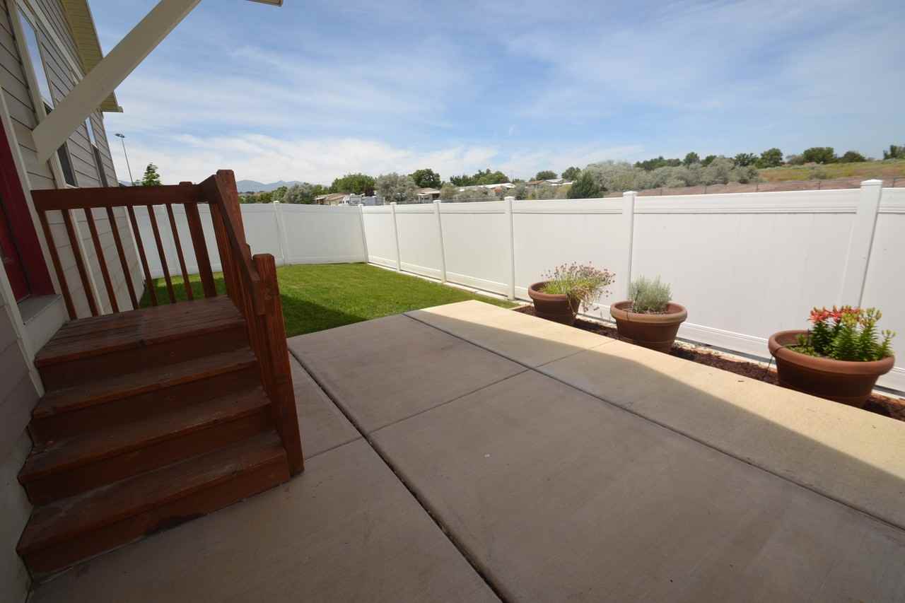 938 West Rebecca View Drive - Photo 3 of 31