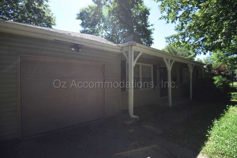 8753 Larsen St - Photo 2 of 20