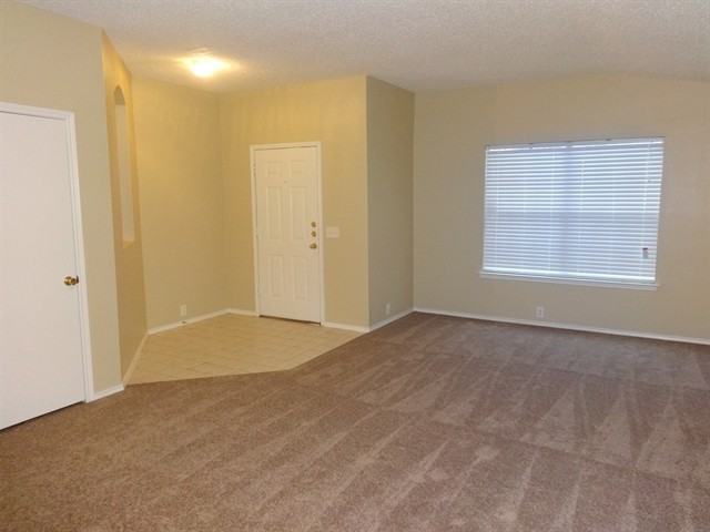 1017 Greenbend Dr - Photo 2 of 12