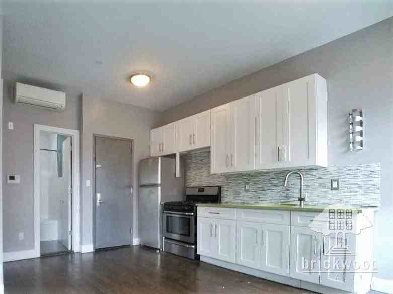 Meserole St #2A - Photo 2 of 6