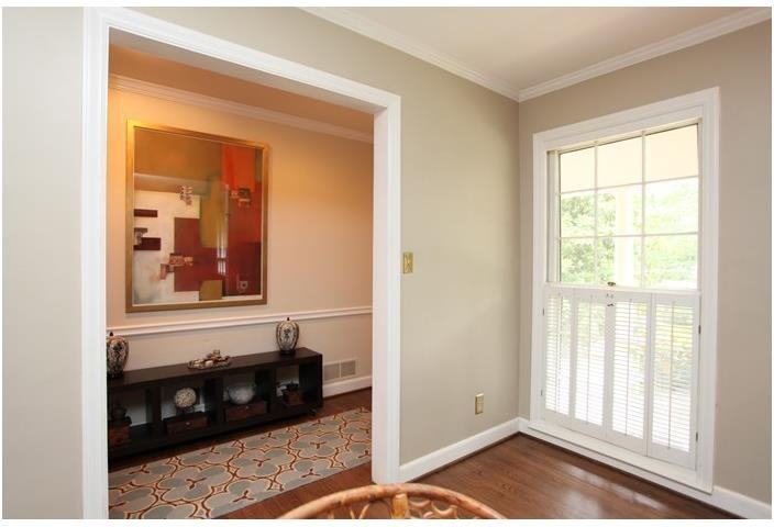 460 Windsor Pkwy - Photo 2 of 24