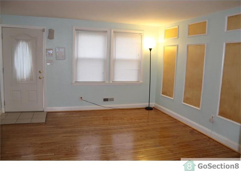 1122 St Agnes Ln - Photo 2 of 9