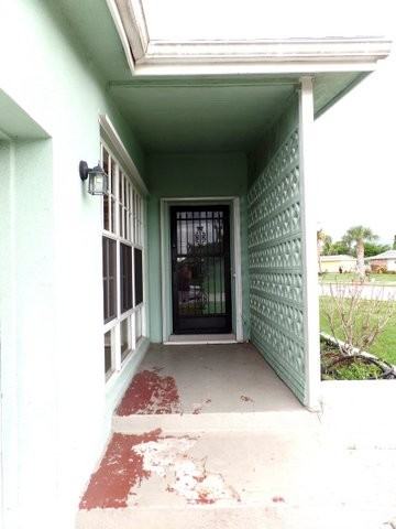 705 SE Airoso Blvd - Photo 2 of 34