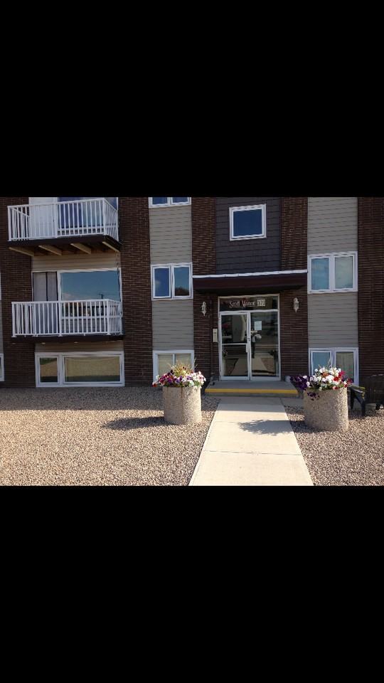 373 2nd Ave SE - Photo 3 of 5