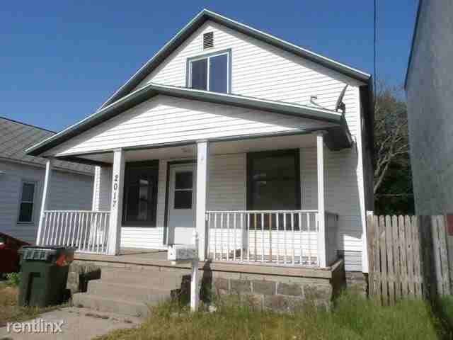 2017 Henry St - Photo 2 of 27