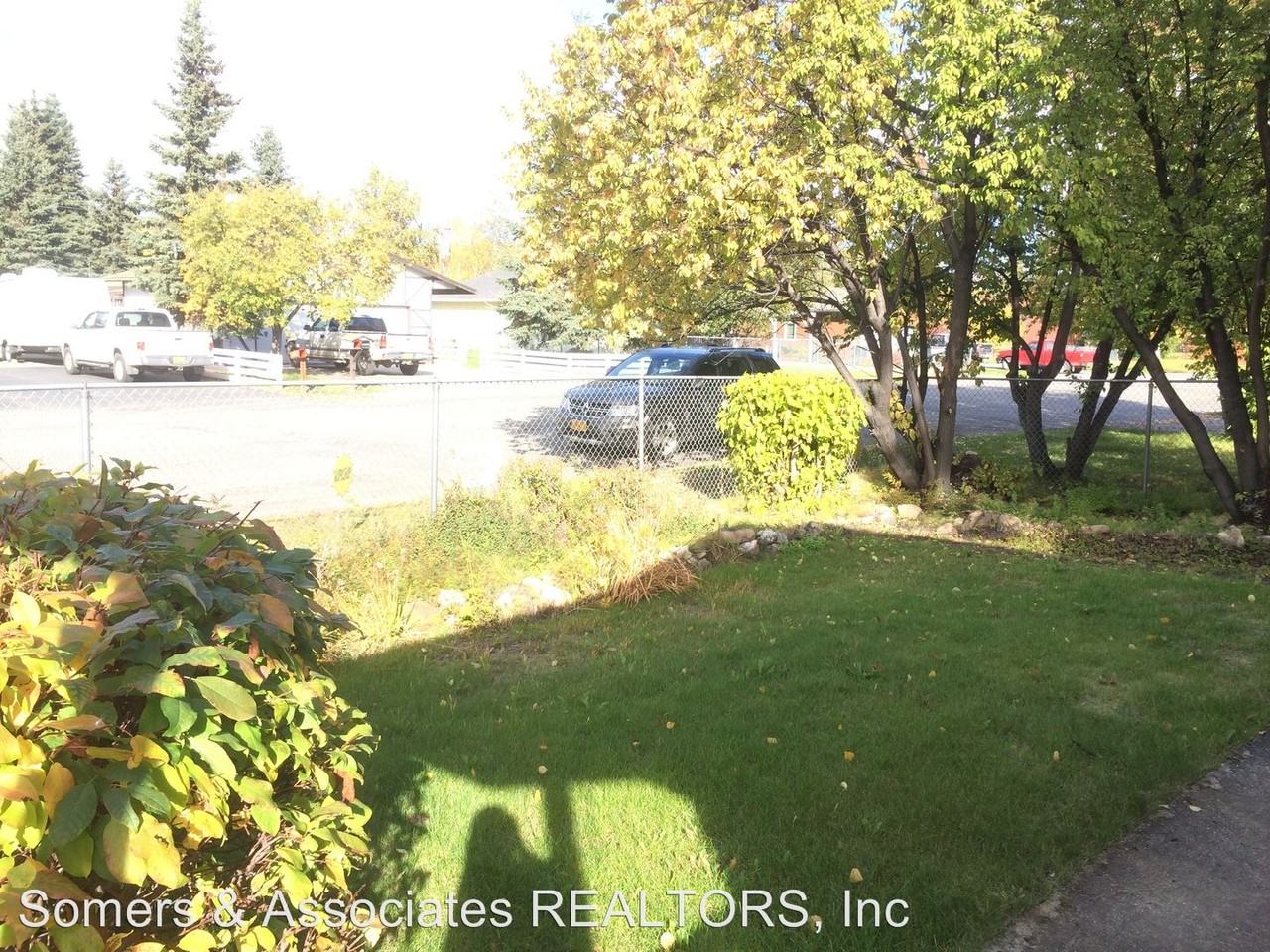 217 Dunbar Ave - Photo 2 of 13