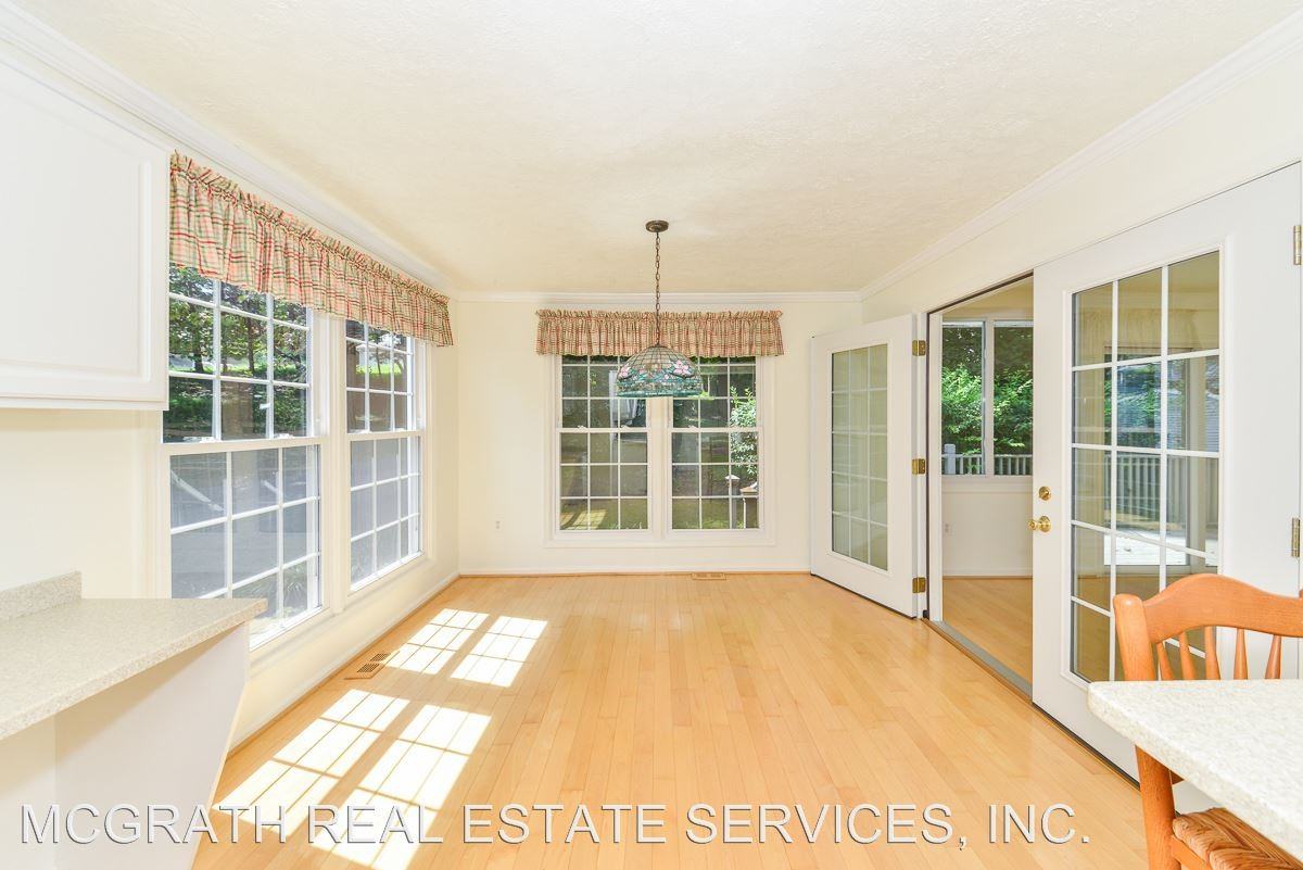 9611 Locust Hill Dr - Photo 2 of 30