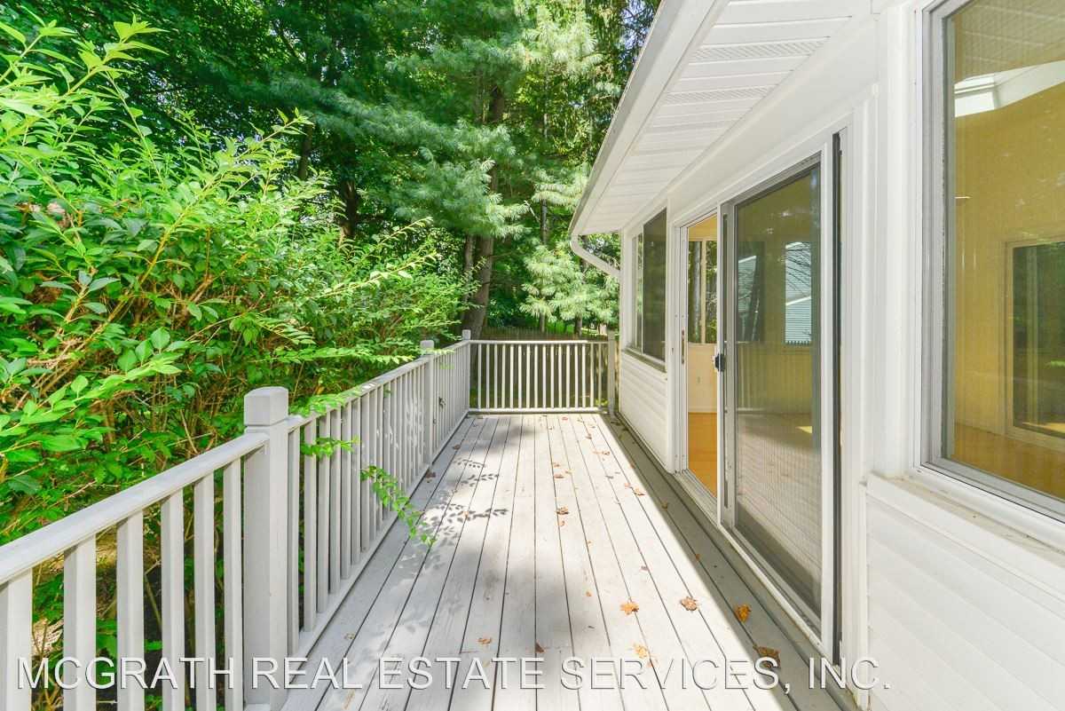 9611 Locust Hill Dr - Photo 3 of 30