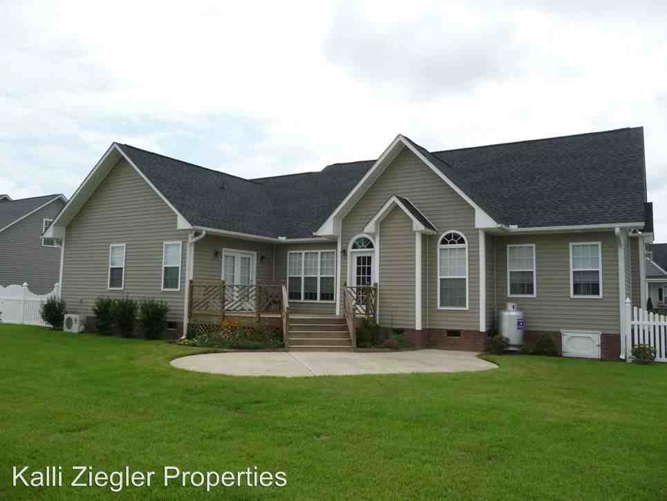 3905 Barclay Way - Photo 2 of 4