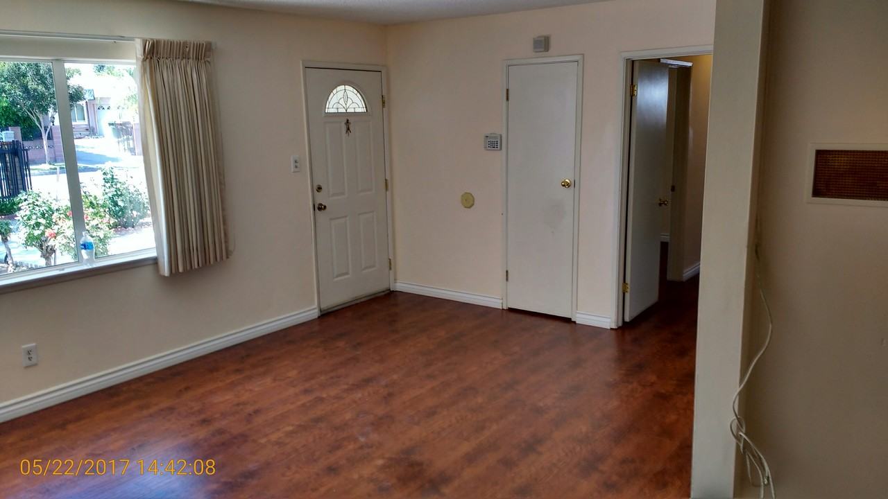1048 Radway Ave - Photo 2 of 5