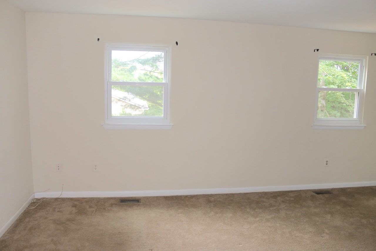 14971 Carlsbad Rd - Photo 3 of 4