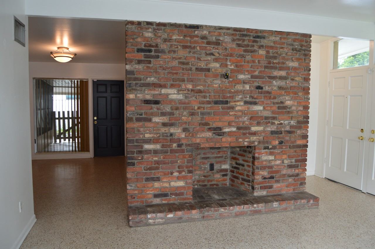 1532 W Park Ln - Photo 2 of 7